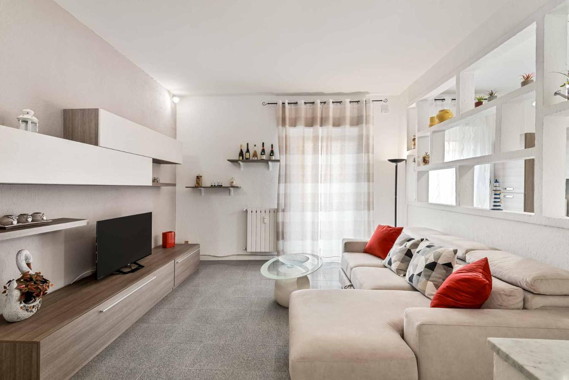 Souvenir, Terre Marine Apartment